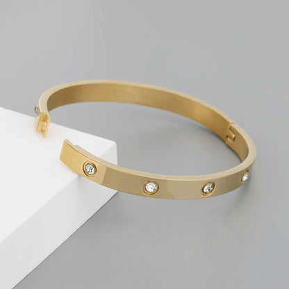 The Cubic Bracelet